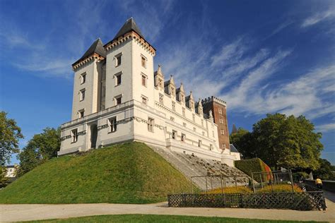 Château de Pau; Rönesans Zarafetinin ve Tarihin İç içe Geçtiği Bir Mekan!