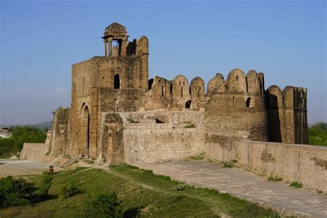 Rohtas Fort Gizemli Tarihi Yolculuğuna Davet Ediyor!